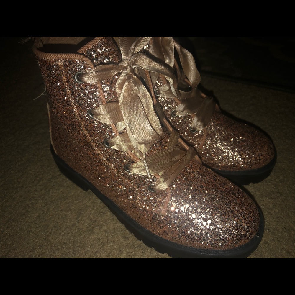 ✨✨✨NWOT GAP Rosegold Boots✨✨✨